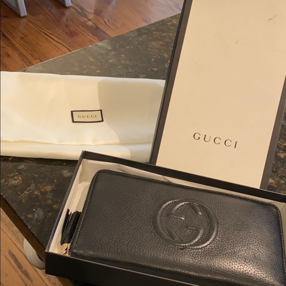 GUCCI Soho Zip-Around Wallet